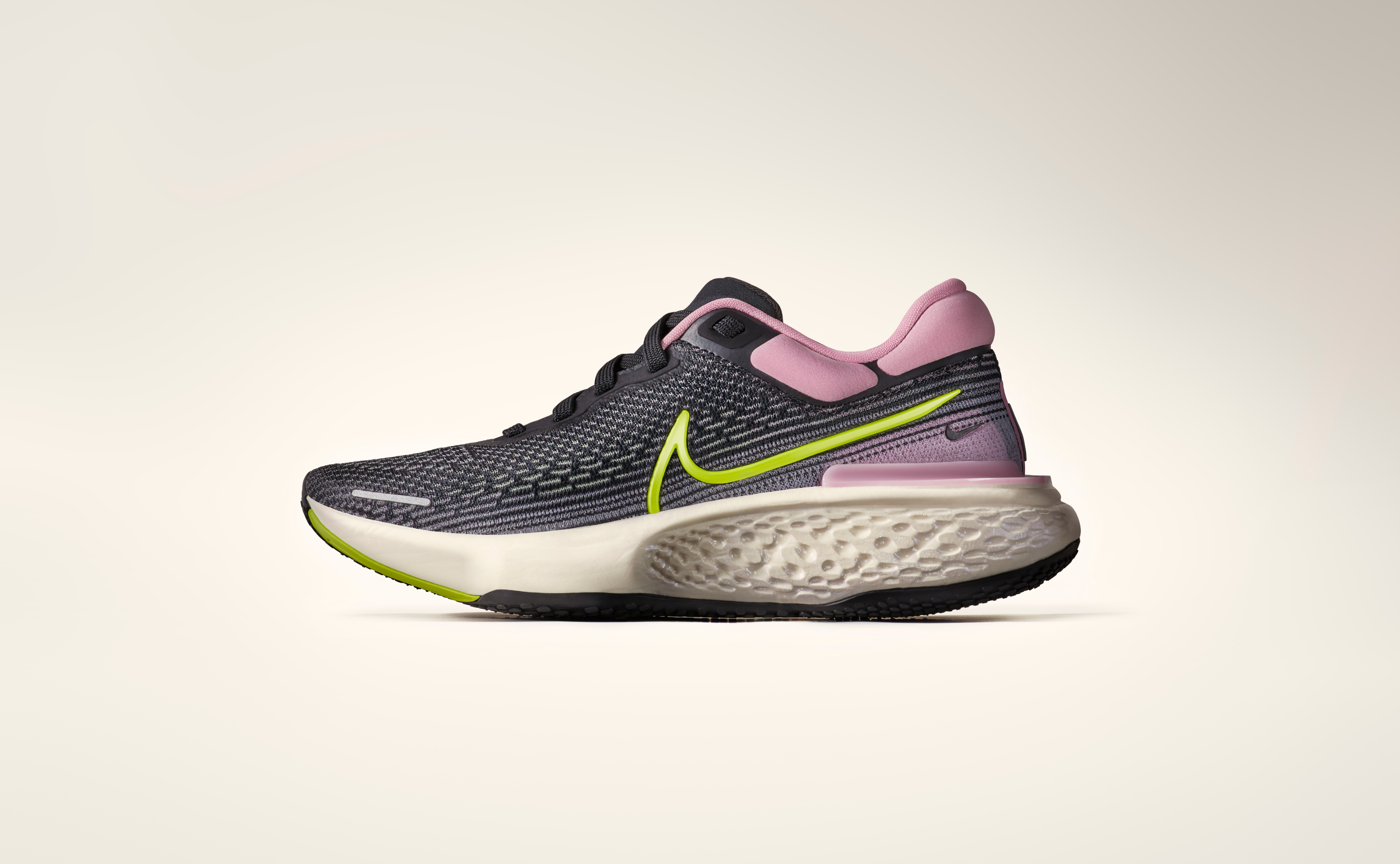 Nike  ZoomX Invincible Run 女款跑鞋