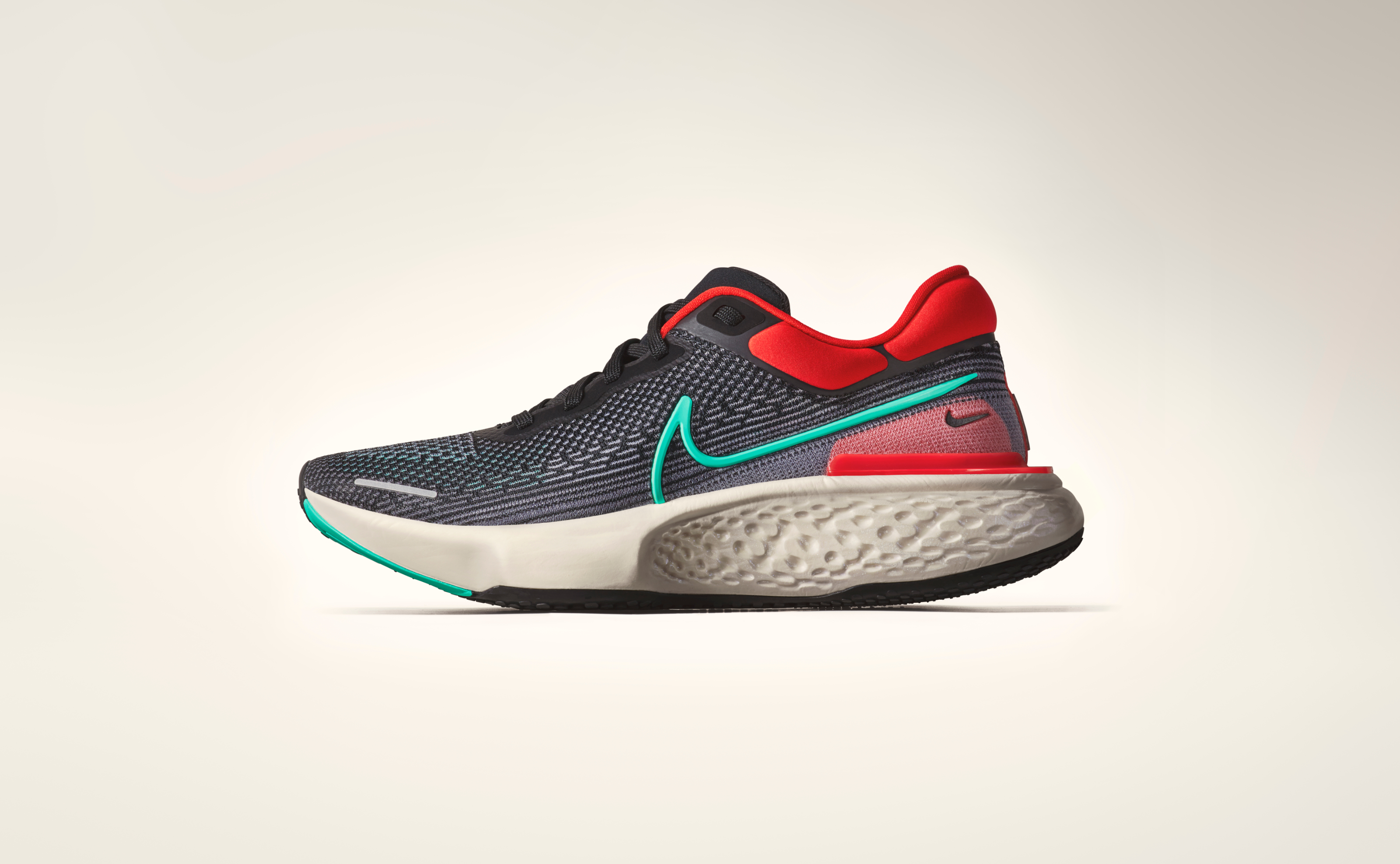 Nike  ZoomX Invincible Run 男款跑鞋